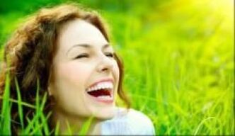 donna dopo il trattamento per gli elminti